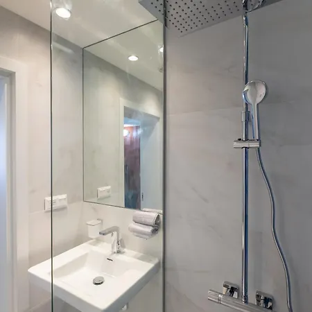 Lux 3bd-2ba On Vitosha Boulevard Apartment Sofia